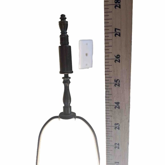 VTG Embossed Ceramic And Brass Leviton Table Lamp Fleur De Lis Vines Medallion - Picture 8 of 16